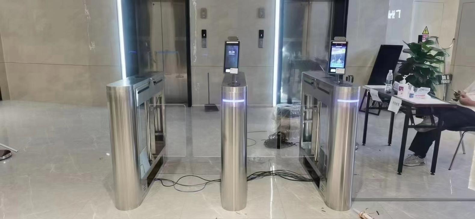 江蘇安徽工廠門口人臉識(shí)別閘機(jī)與安檢門聯(lián)動(dòng)應(yīng)用場(chǎng)景分析